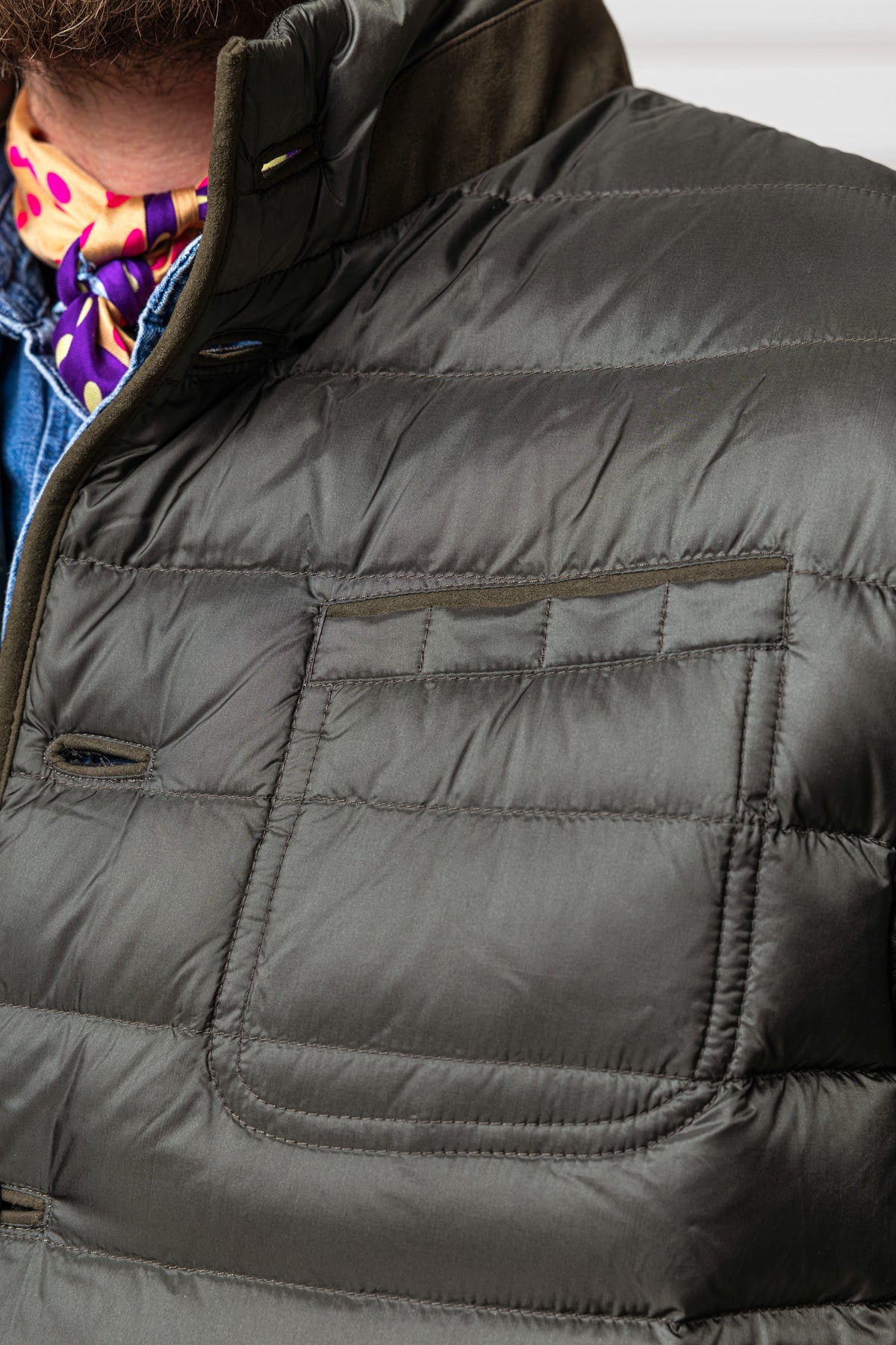 Detailaufnahme Tasche Herren-Daunenjacke Saxenegg in Grün