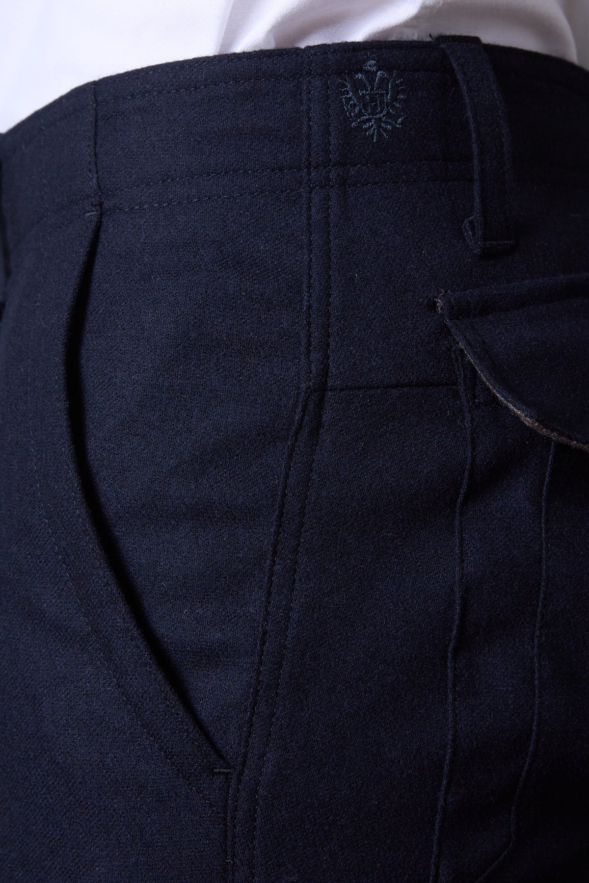 Detailaufnahme der Habsburg Herrenhose Fischau aus Wolle