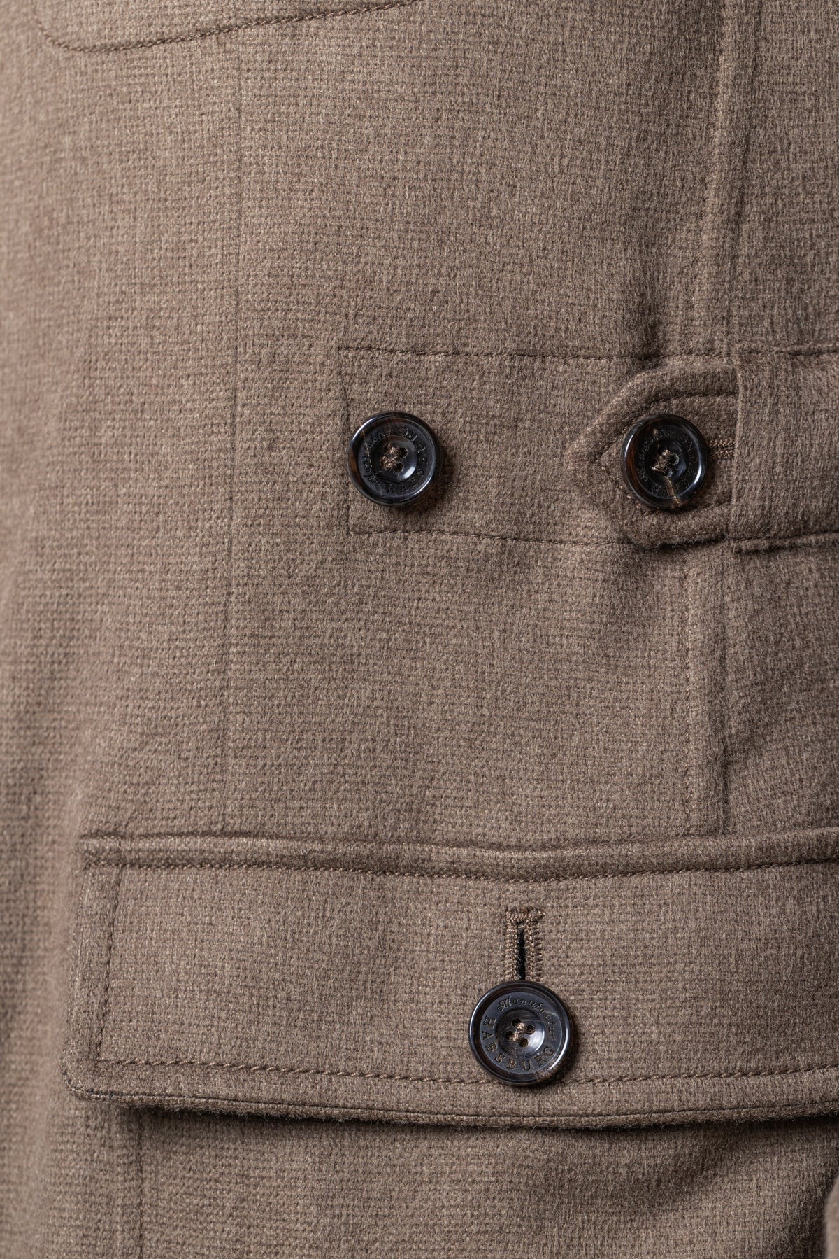 Seitendetail Jacke Partagas in Beige