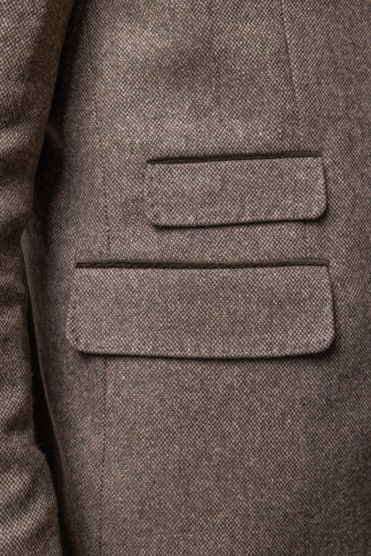 Detailaufnahme Tasche Habsburg Sakko Elias in Tweed