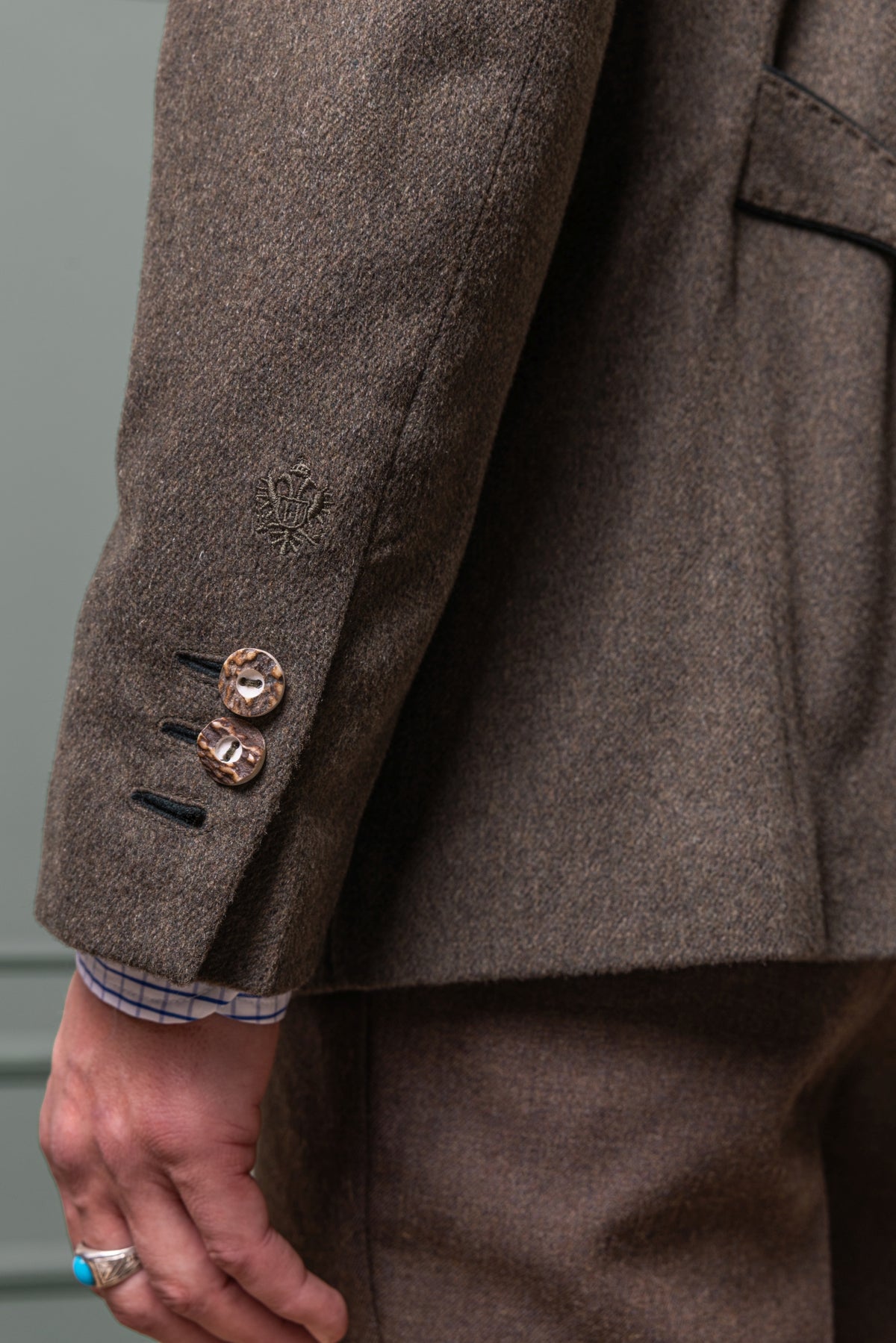 Detailaufnahme Ärmelschlitz Habsburg Sakko Johann Karl in Cashmere