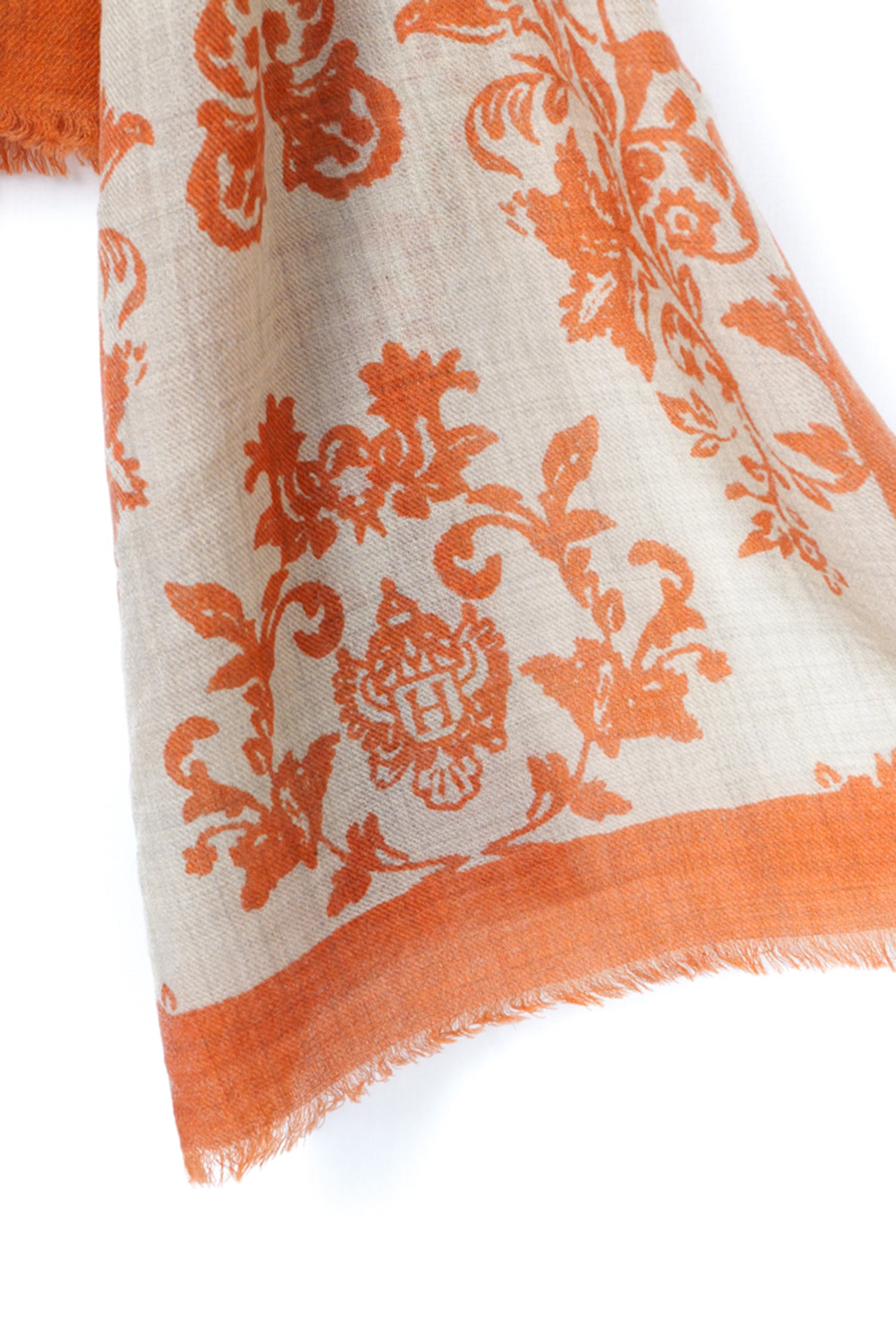Wool scarf with arabesque print  