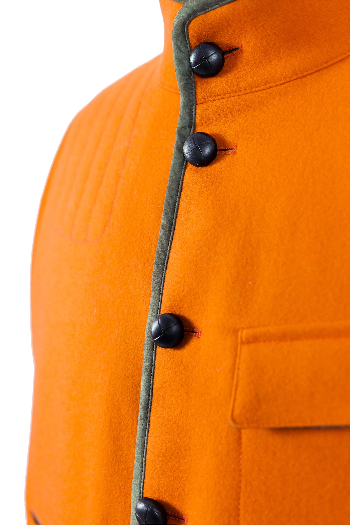 Detailansicht der Knöpfe an der Habsburg Lodenweste Ambros für Herren in Orange