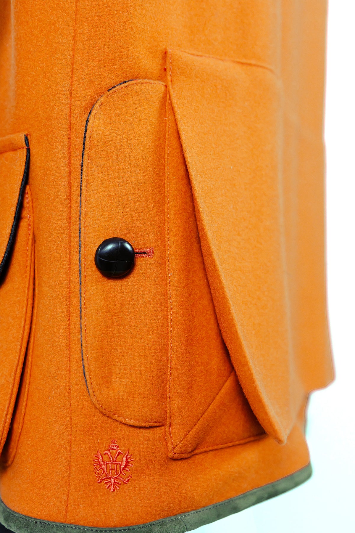 Detailansicht der Habsburg Lodenweste Ambros für Herren in Orange