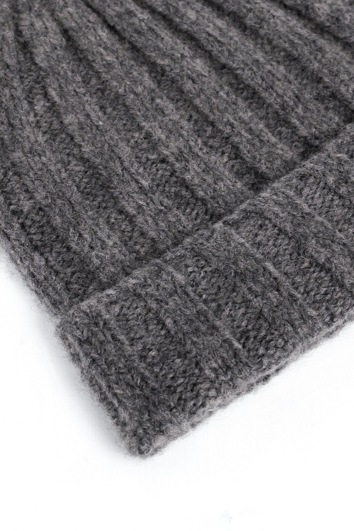 Detailaufnahme Cashmere-Mütze Armin in grau